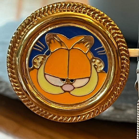 Vintage Garfield Enamel Scarf Clip Pin with Gold Trim likely 1994 Korea - Picture 15 of 15